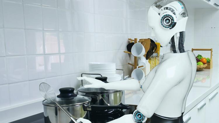 Robotlarda bile cinsiyet eşitliği yok: Erkekler savaşçı kadınlar hizmetçi