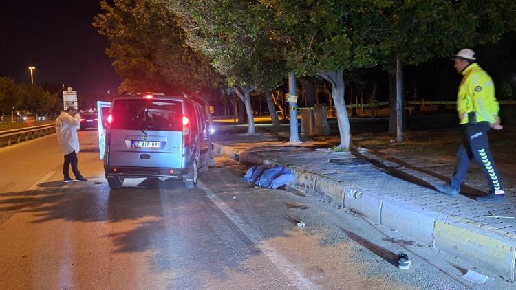 Kaldırıma çarpan araçtan fırlayan Buse öldü, sürücü yaralandı