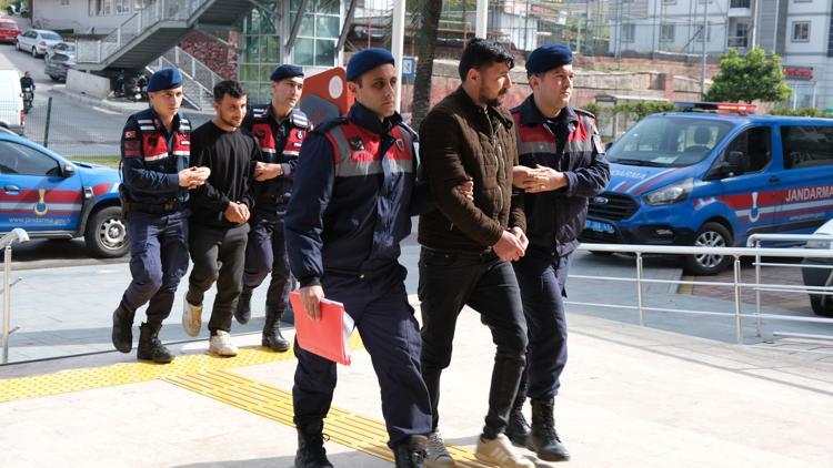 Otomobile asit döken 2 kişi tutuklandı