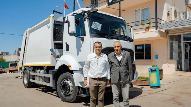 Alanya Belediyesi yeni alınan temizlik araçları hizmete girdi