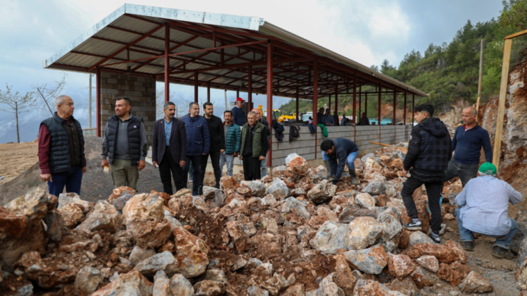 Alanya’da imece usulüyle çok amaçlı salon yapılıyor