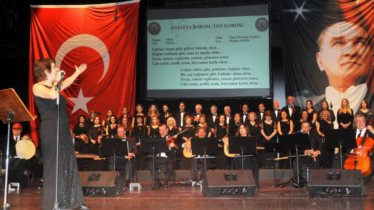 Antalya Barosu Korosu'ndan 'Bahara Merhaba' konseri
