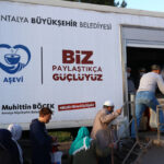 Antalya Büyükşehir’den ramazan ayının ilk gününde sıcak yemek ikramı