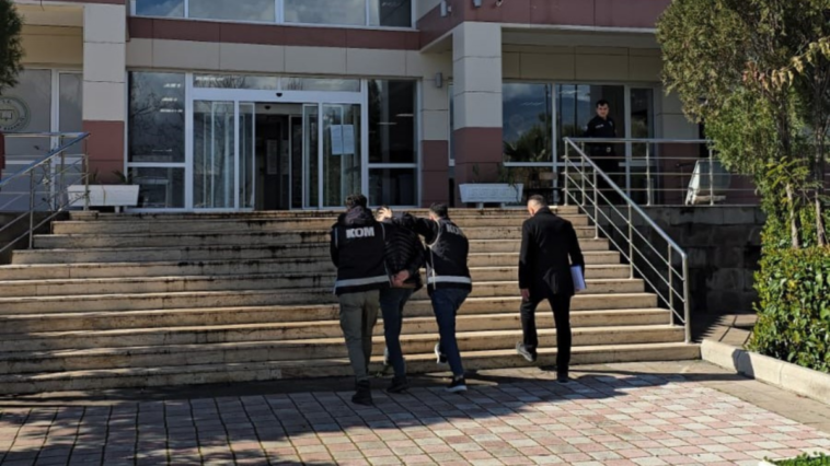 Antalya'da 62 FETÖ üyesi tutuklandı