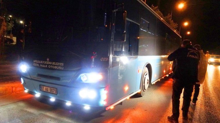 Antalya'da feci kazada 22 yaşındaki Ceren hayatını kaybetti