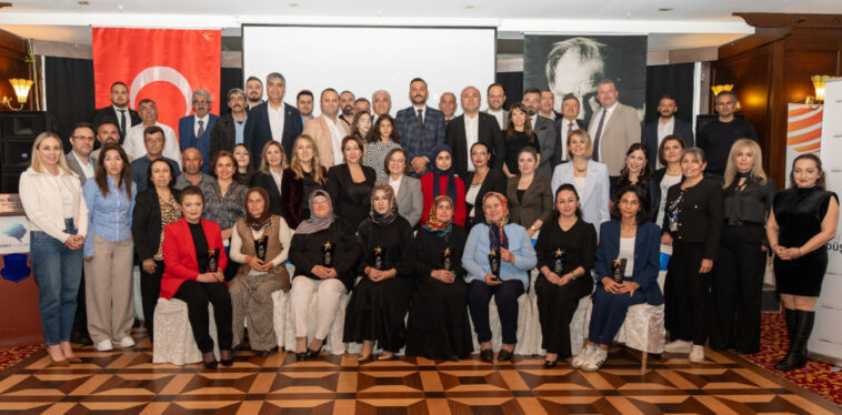 Antalya'da iz bırakan 8 kadına ödül