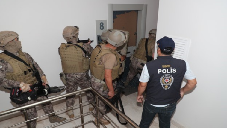 Antalya'da yasa dışı bahis suçundan 8 kişi tutuklandı