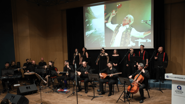 Antalyalı sanatseverler 'Seslerin Ahengi' konseriyle coştu
