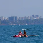 Antalyalılar Konyaaltı Sahili’ne akın etti