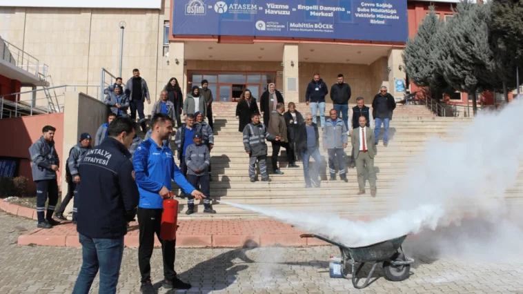 Büyükşehir’in yangın eğitimleri sürüyor