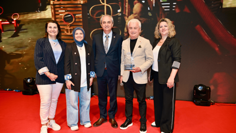 Finike'ye birincilik ödülü