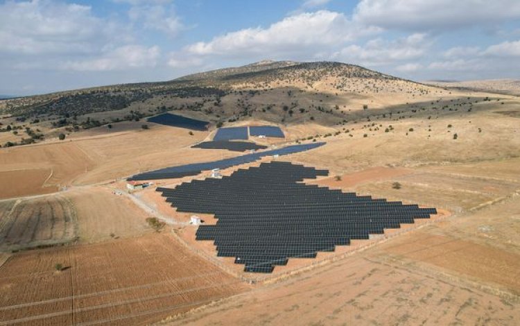 ELEKTRİK İHTİYACININ %100’ÜNÜ GÜNEŞTEN KARŞILAMAYI HEDEFLİYOR