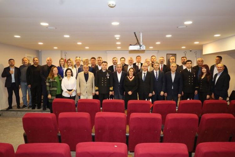 image_750x_67de75729ad5e