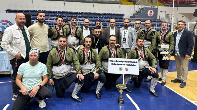Kepez Halk Oyunları Topluluğu Türkiye birincisi oldu