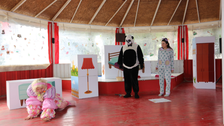 Kepez Sevgi Evi’ne tiyatro sürprizi