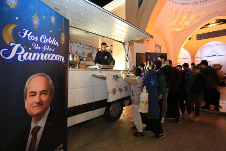 Kepez'de lokmalar döküldü