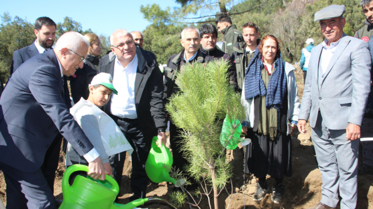 Kumluca'da 700 fidan toprakla buluşturuldu