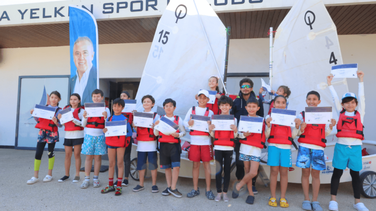 Minik yelkenciler başarı sertifikalarını aldı