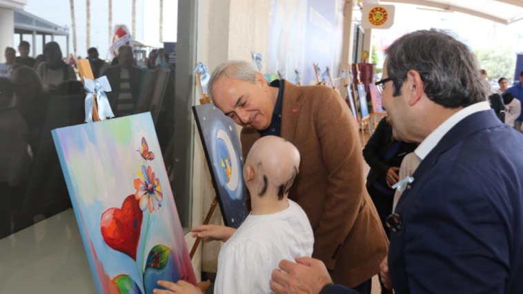 Sevginin gücü tuvallere yansıtıldı