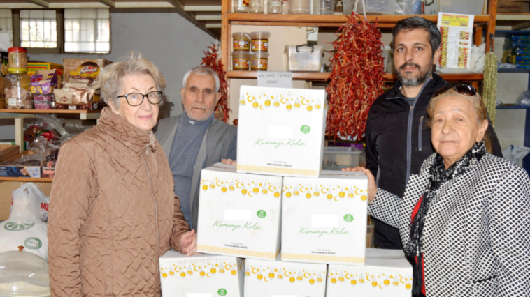 Yardım sevenlerden 90 aileye gıda yardımı
