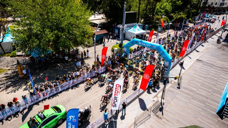 60. Cumhurbaşkanlığı Türkiye Bisiklet Turu'nda Kemer - Kalkan etabını Tibor Del Grosso kazandı