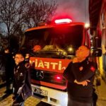 2 katlı müstakil evin kileri yandı