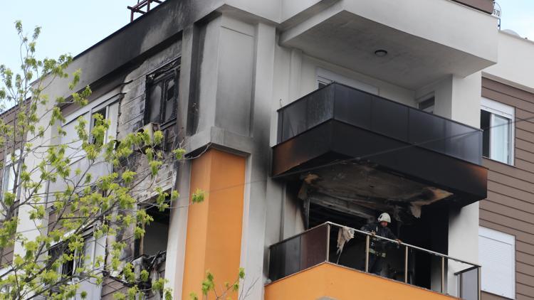Üst daireye sıçrayan yangında, 1 kişi dumandan etkilendi
