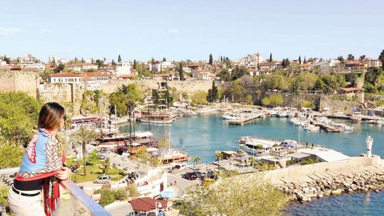 Turizmin kalbi Antalya’da ‘kapı krizi’