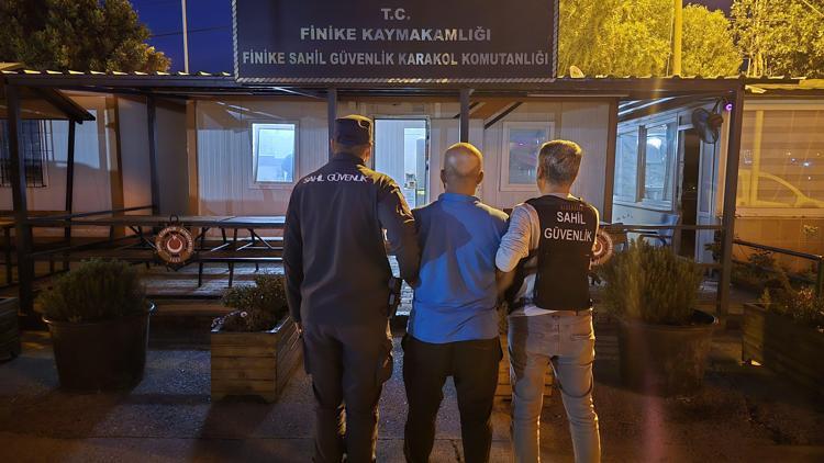 Kumlucada göçmen kaçakçısı tutuklandı