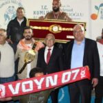 Kumluca Güreşlerinde başpehlivan Orhan Okulu oldu