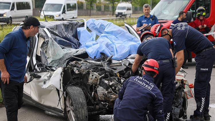 Aşırı hızla gelen felaket 25 yaşındaki gencin feci ölümü: Babasının aracını kullanıyordu