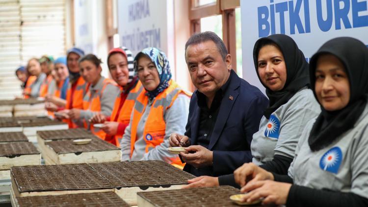 Başkan Böcekten 1 Mayıs mesajı