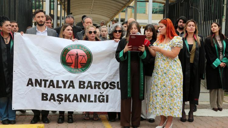 Sokak ortasında öldürülen köpek için barodan açıklama