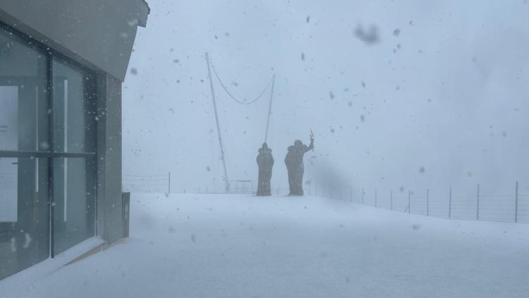 Antalyada Tahtalı Dağı zirvesine kar yağdı