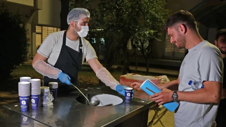 Antalya Büyükşehir'den final haftasında çorba ikramı