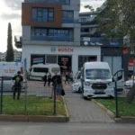 Antalya Muratpaşa’da servis araçları çarpıştı