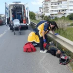 Antalya'da lastiği patlayan motosiklet devrildi: 2 yaralı