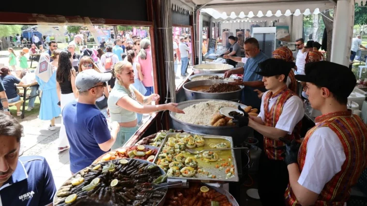 Antalyalılar 'Akdeniz Mutfağı'na yoğun ilgi gösterdi