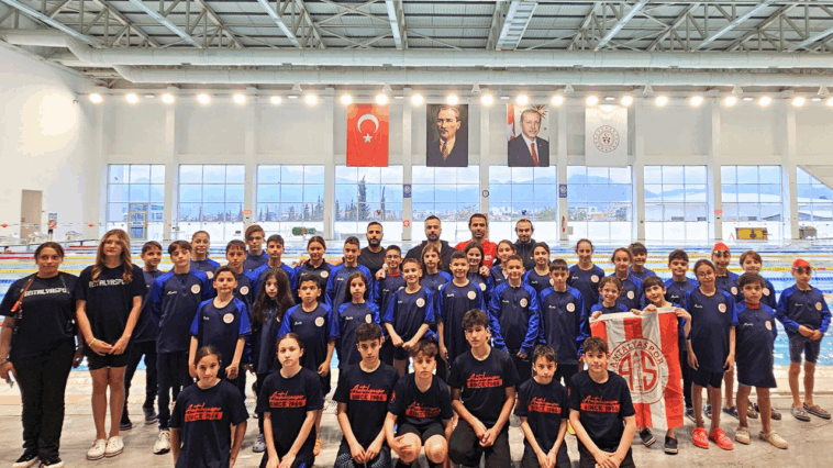 Antalyaspor'un minik kulaçlarından büyük başarı