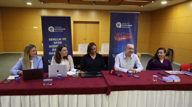 Büyükşehir gençlik çalışmalarını geliştiriyor