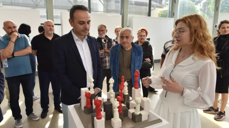 Dokuma Modern Sanatlar Galeri’nde 2 öğrenci, 2 sanatçı, 2 sergi
