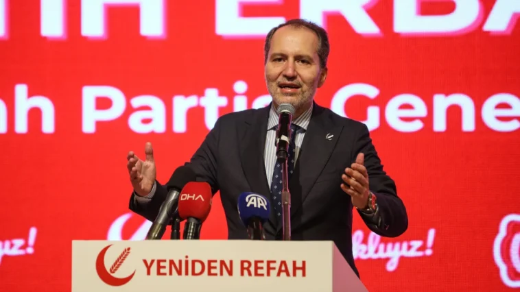 Erbakan Antalya İl Kongresi’ne katıldı