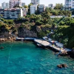 Falez plajlarında mavi gurur