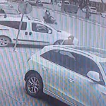 Hatalı dönüş yapan otomobil, motosikletli kadına kaza yaptırdı