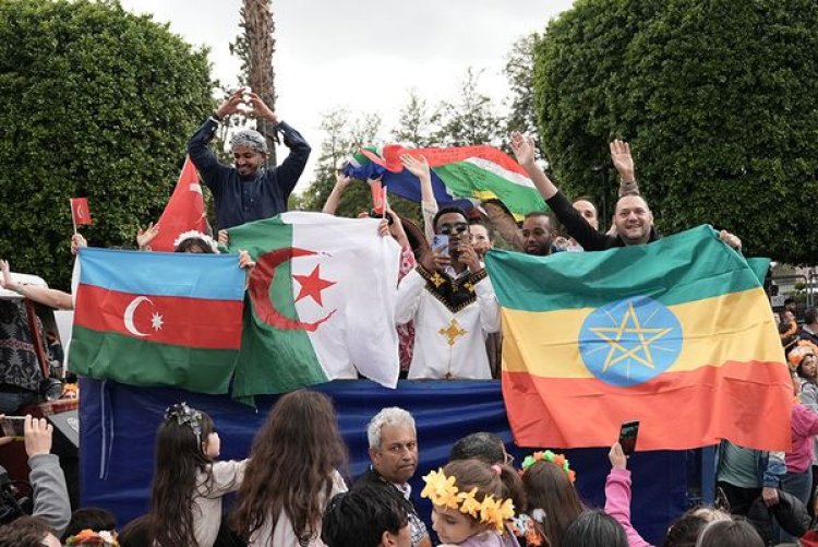 ADANA'DA KARNAVAL RÜZGARI