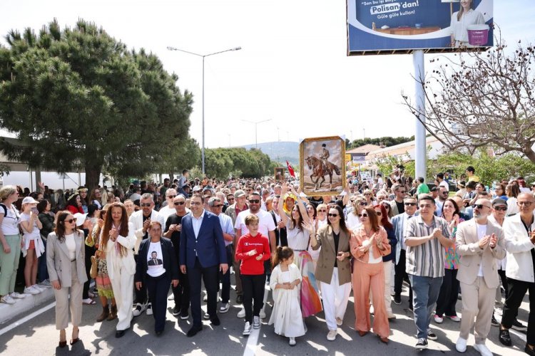 ALAÇATI OT FESTİVALİ'NE ZİYARETÇİ AKINI