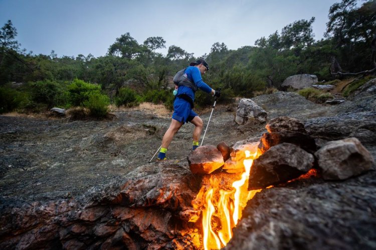 DÜNYA TAHTALI'NIN ZİRVESİ'NE UÇUYOR