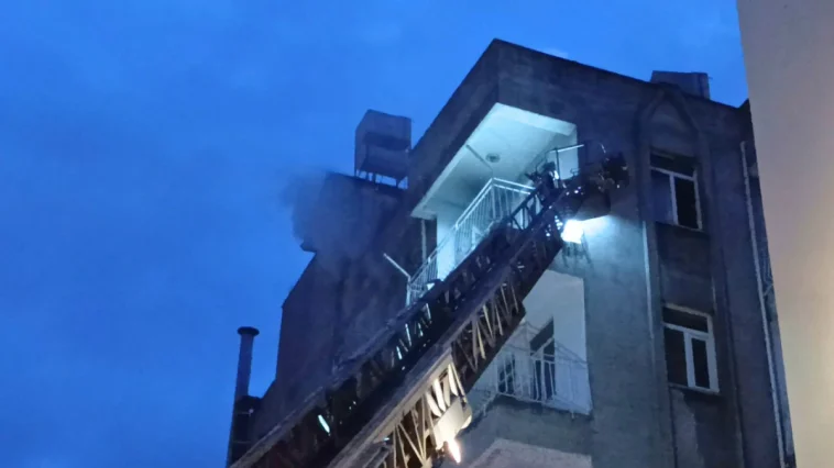 İşçilerinin kaldığı dairedeki yangın korkuttu