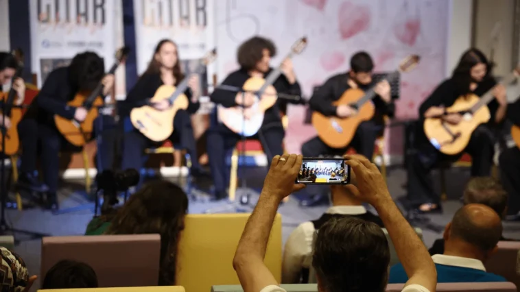İsmail Baha Sürelsan Konservatuvarı'ndan 'Gitar Orkestrası Konseri'
