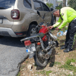 Kamyonetle çarpışan motosiklet sürücüsü kaza yerini terk etti